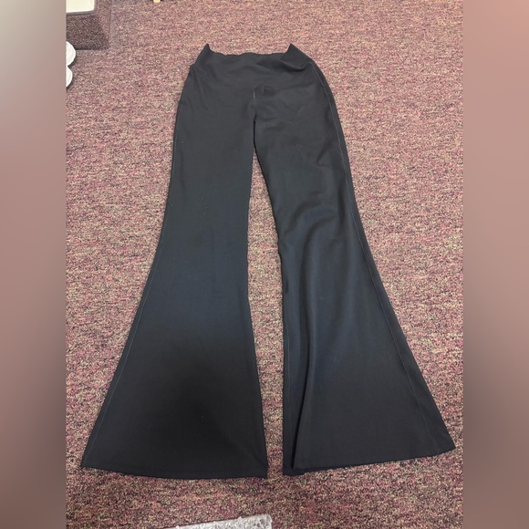 Old Navy Flare Leggings - Picture 2 of 3